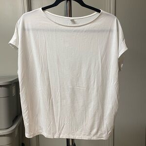 Uniqlo White Short Sleeve Women's Tee